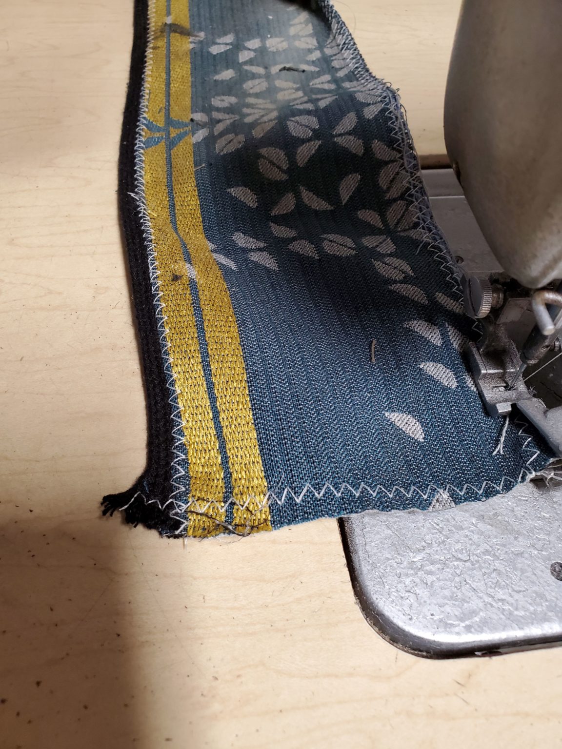 DurkoppAdler Zig Zag Sewing Machine, with custom swing out binding