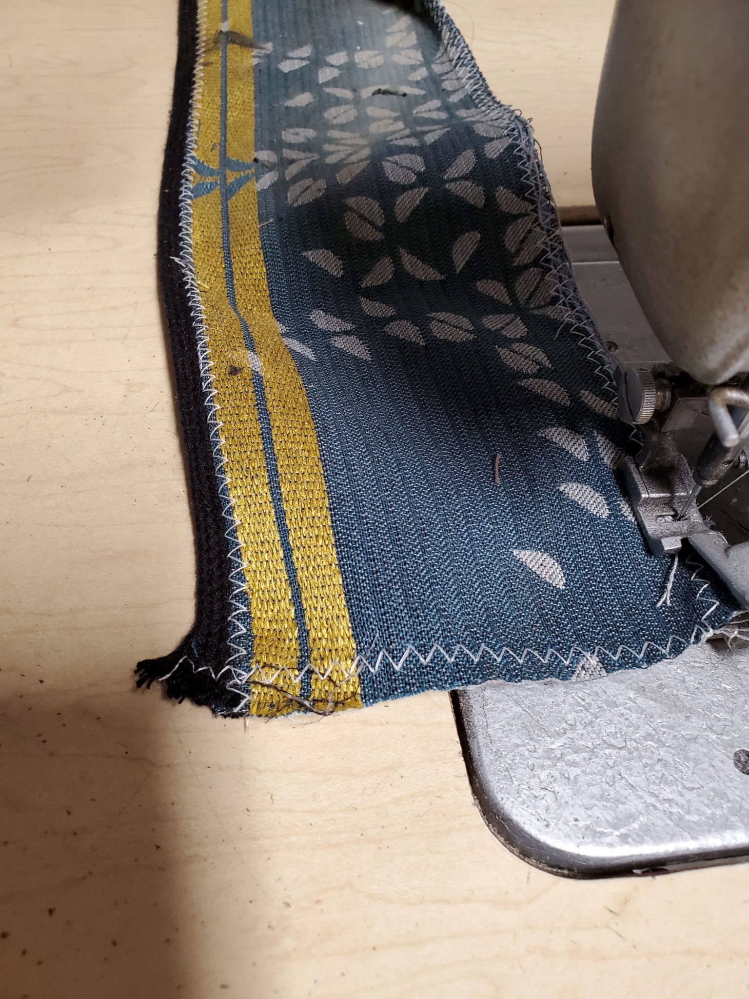 DurkoppAdler Zig Zag Sewing Machine, with custom swing out binding